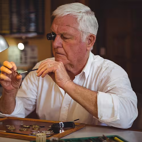 Step 2: Slabbing & Cutting — Everest amulet craftsmanship process